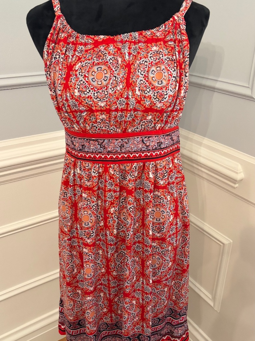 Max studio summer dress size Medium. Red with vivid colors as seen.